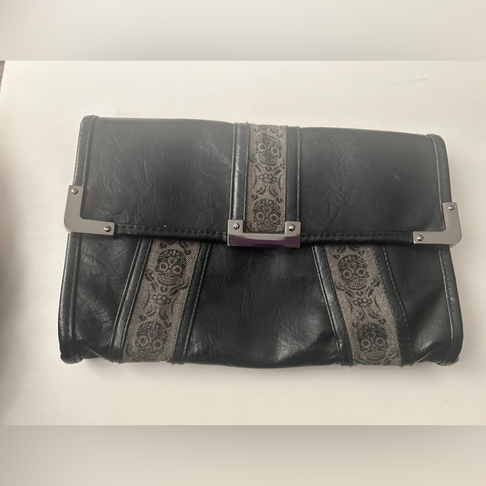 Loungefly Sugar Skull Clutch